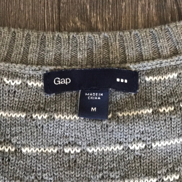 Adorable Grey Short Sleeved Sweater - Picture 4 of 4